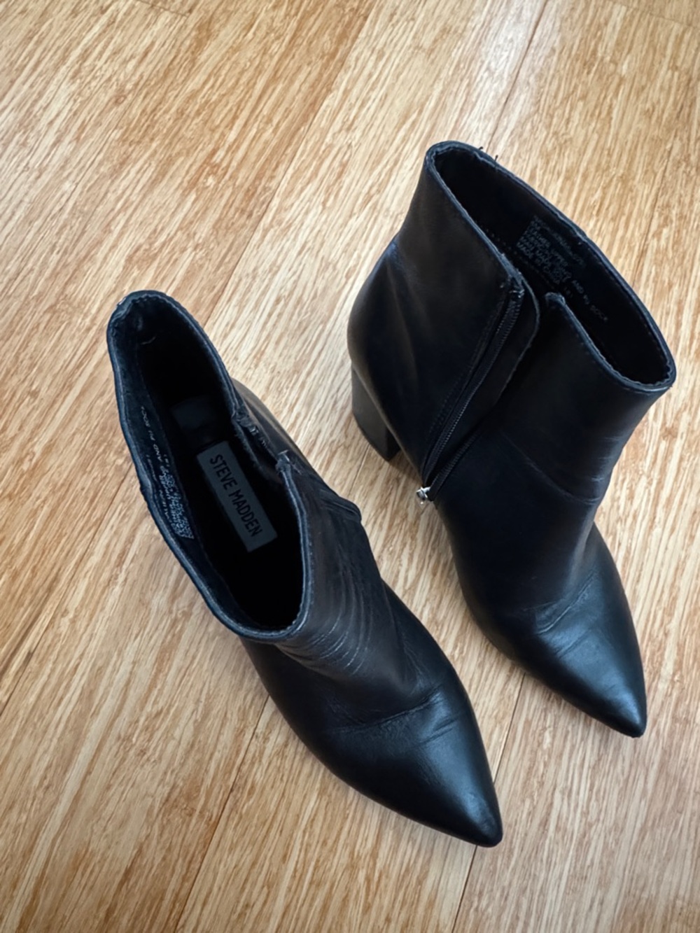 Steve Madden Pointed Toe Black Ankle Boots - Picture 2 of 8